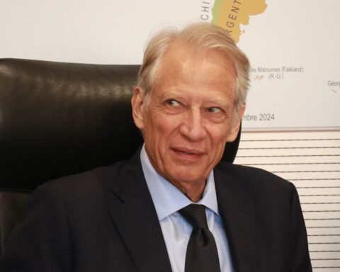 Vingt ans après les émeutes de 2005, Dominique de Villepin évoque les tensions sociales en France