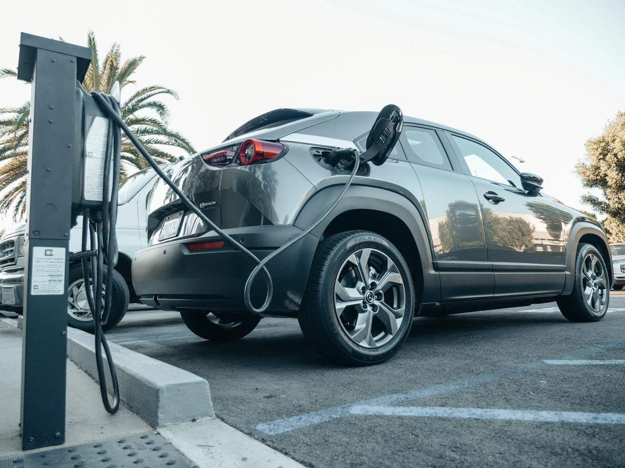 Voitures électriques : les citadines françaises dominent le marché européen