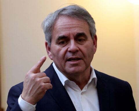 Xavier Bertrand presse Bruno Retailleau de clarifier la position des Républicains sur le RN