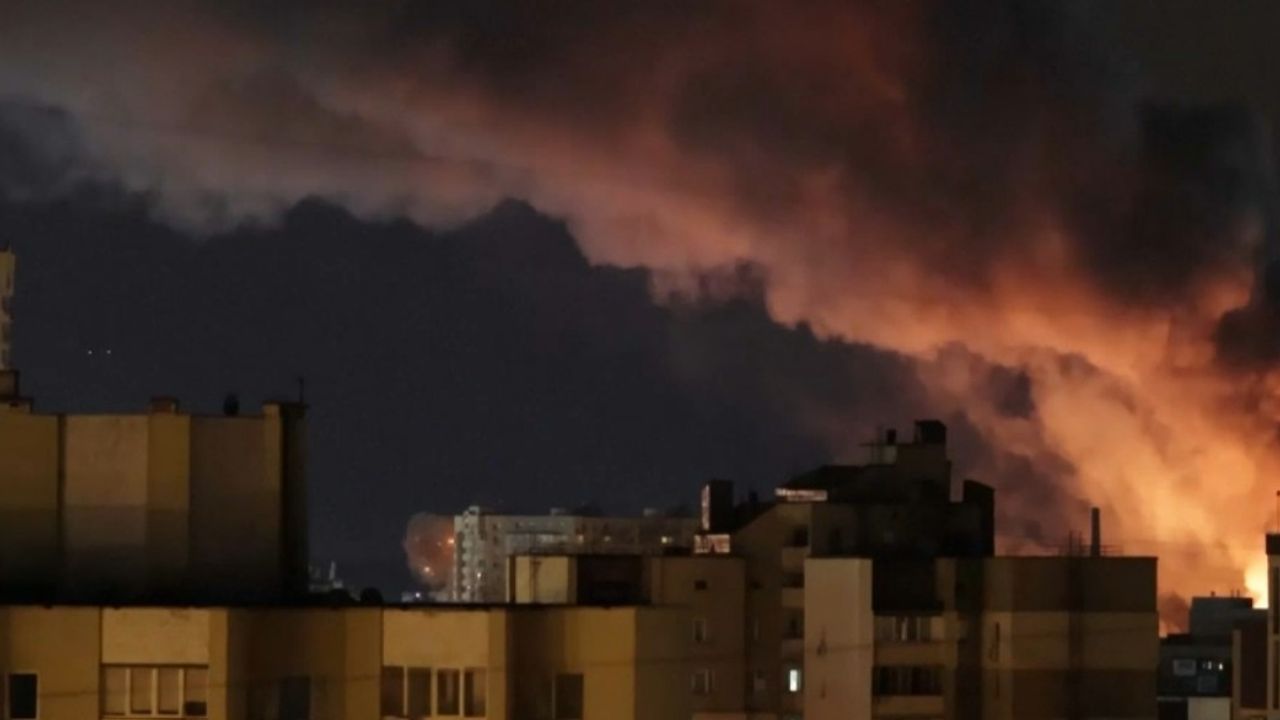 Kiev visé par une attaque massive : huit heures de frappes, de lourds dégâts et un nouveau signal d’escalade russe