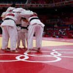 L’Internationale de judo autorise les athlètes russes à concourir sous leur drapeau, suscitant une vive controverse