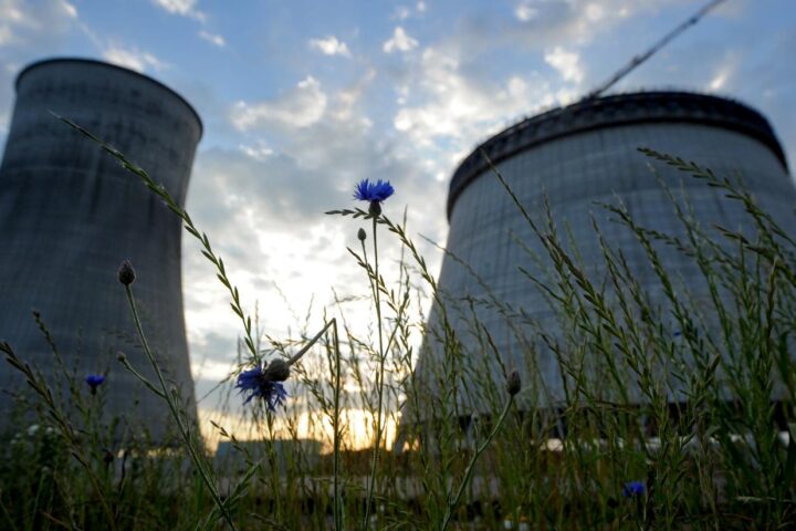 La Biélorussie lance la construction d’un troisième réacteur à la centrale contestée d’Ostrovets