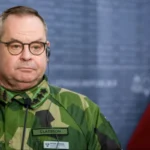 Le chef d’état-major suédois accuse Moscou d’orchestrer les flux de migrants et de drogues vers l’Europe