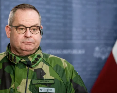 Le chef d’état-major suédois accuse Moscou d’orchestrer les flux de migrants et de drogues vers l’Europe