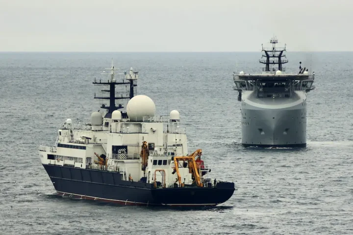 Londres se dit prêt à des « options militaires » après l’attaque au laser d’un navire russe contre des pilotes britanniques