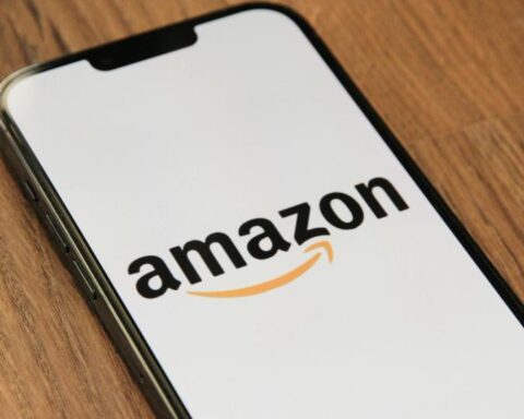 Amazon investit 50 milliards de dollars dans une infrastructure d'intelligence artificielle, relançant le marché des cryptomonnaies