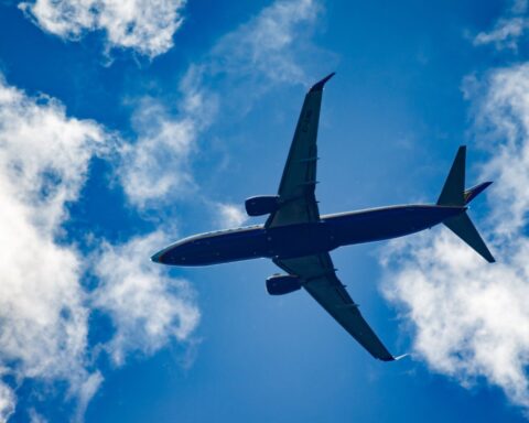 Avenir de l'aviation face à l'urgence climatique : quels scénarios pour 2050 ?