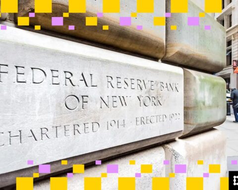 Bitcoin remonte au-dessus de 84 000 $ après des déclarations du Président de la Fed, John Williams