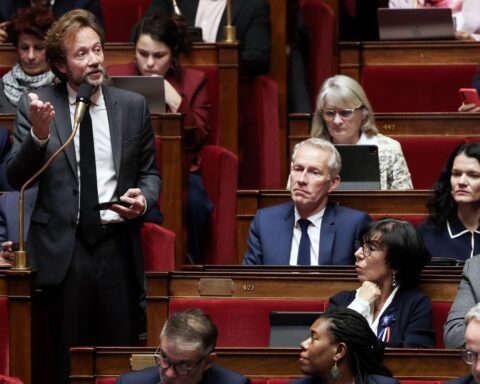 Boris Vallaud appelle la droite à un « ressaisissement » concernant le vote du budget