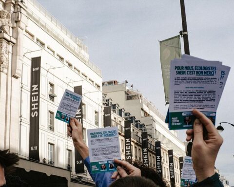 Controverse autour de Shein : l'ouverture de son premier magasin à Paris suscite des manifestations