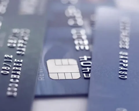 Des Français découvrent que leur compte est vidé sans qu'ils s'en aperçoivent : l'escroquerie au paiement sans contact en pleine expansion.