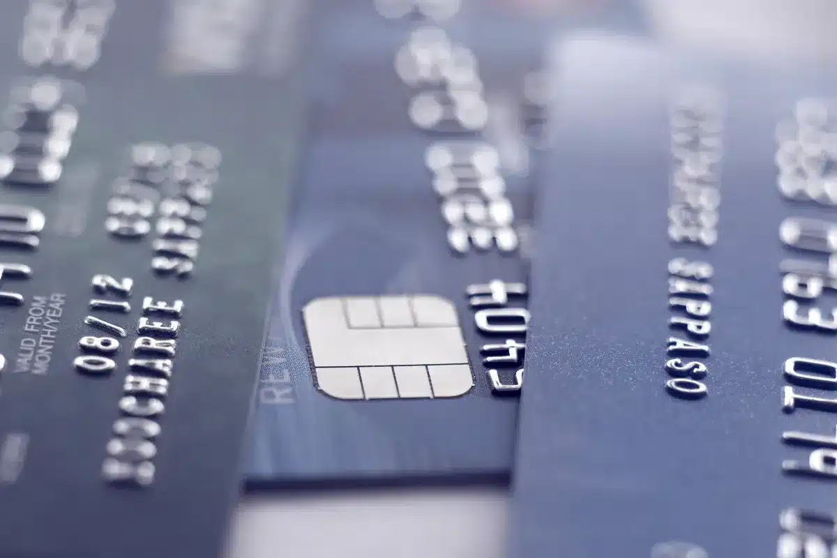 Des Français découvrent que leur compte est vidé sans qu'ils s'en aperçoivent : l'escroquerie au paiement sans contact en pleine expansion.