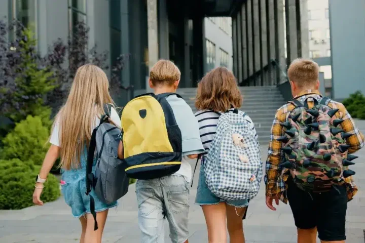 Des milliers d'élèves français sans cours en décembre : un week-end inattendu se profile.