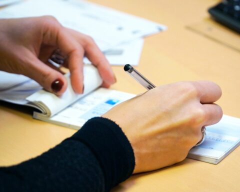 Dons aux associations : les impacts de la réforme de 2026