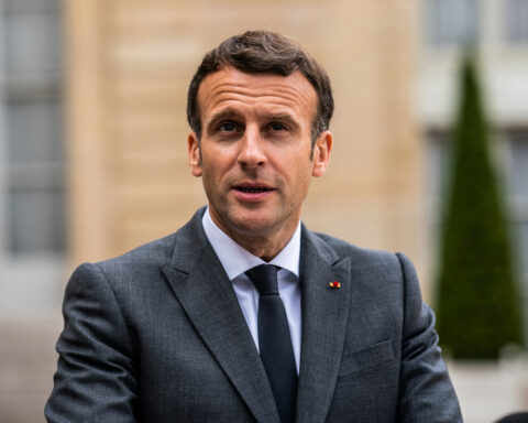 Emmanuel Macron annonce un nouveau service national militaire pour les jeunes français