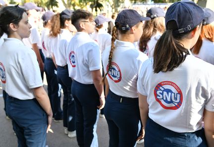 Emmanuel Macron cherche à établir un lien renforcé entre l'armée et la nation française