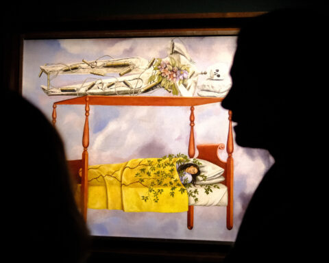 Frida Kahlo : un autoportrait vendu 54 millions de dollars devient l'œuvre la plus chère d'une femme