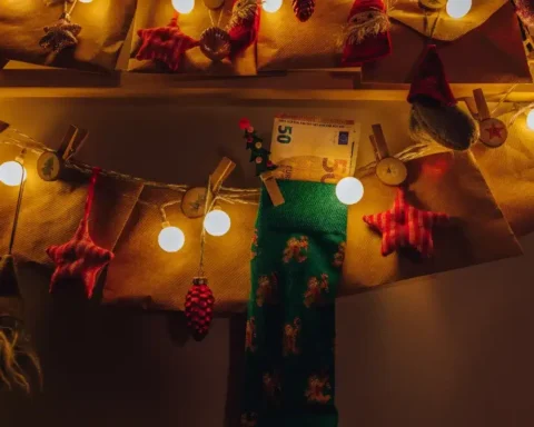 « Injuste » ou « logique » ? La Prime de Noël sera bientôt réservée exclusivement aux familles.