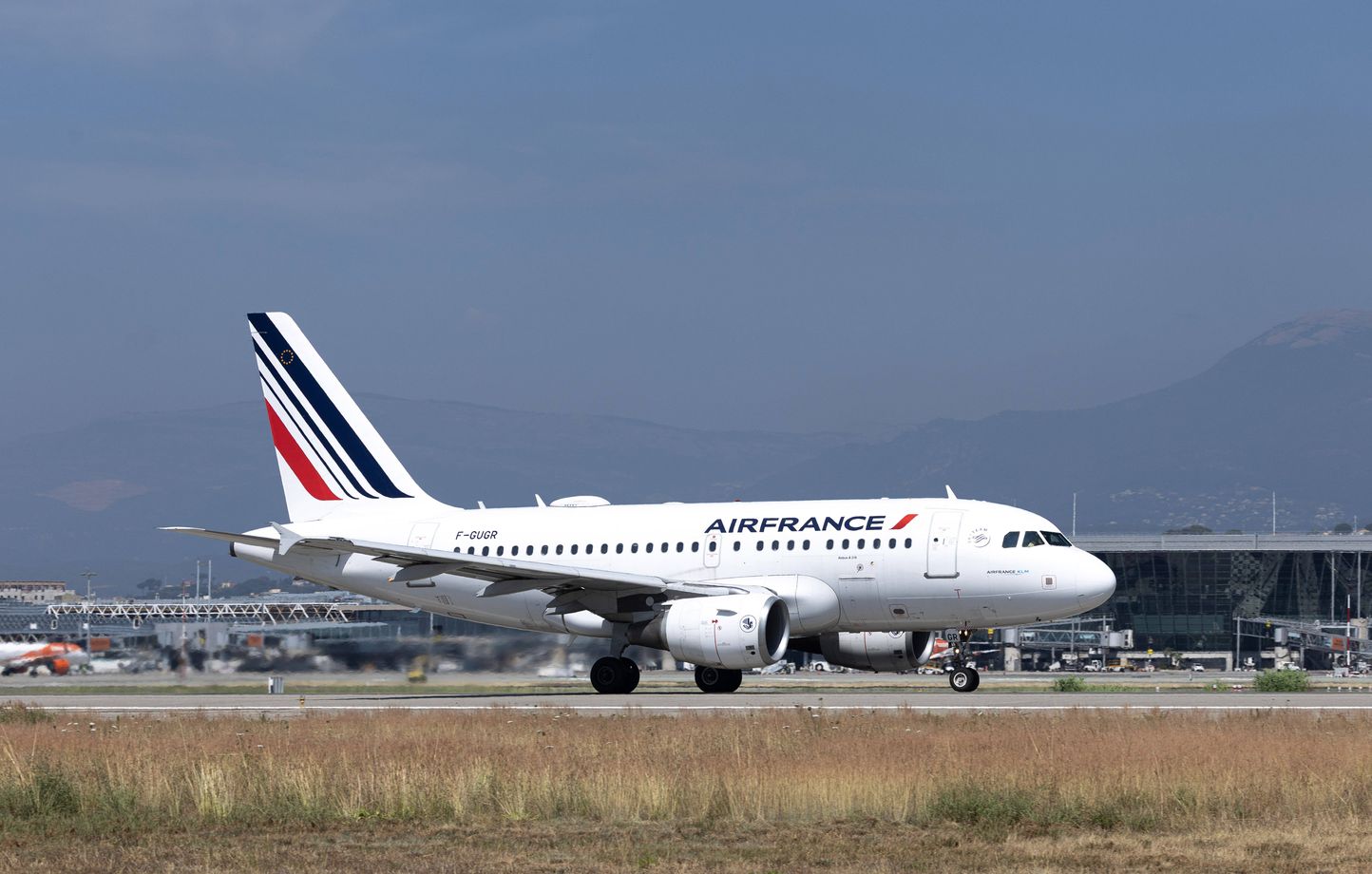 La France maintient sa taxe sur les billets d'avion à la COP30 et encourage d'autres pays à faire de même