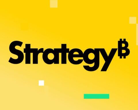 La stratégie chute à son niveau le plus bas en 13 mois, mais reste à un prix supérieur à ses avoirs en bitcoin