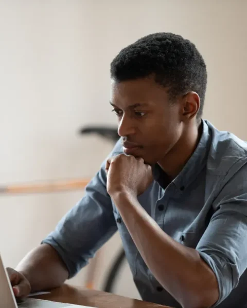 La suppression du découvert bancaire engendre des inquiétudes pour des milliers de Français.