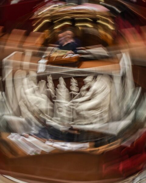 L'alcool, ingrédient omniprésent dans les parlements à travers le monde