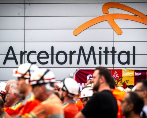 L'Assemblée nationale examine une proposition de nationalisation d'ArcelorMittal face à la crise de l'acier