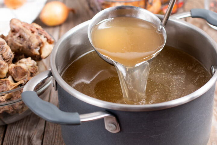 Le bouillon, un aliment essentiel pour la santé qui connaît un regain d'intérêt