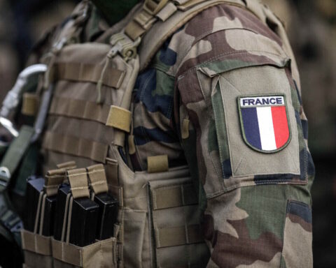 Le gouvernement affirme que « nos enfants n'iront pas combattre et mourir en Ukraine »