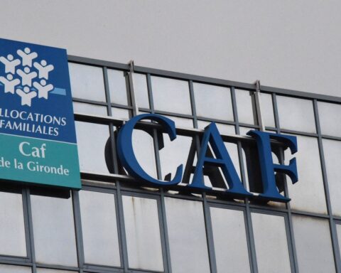 Le gouvernement présente un projet de loi sur une « allocation sociale unique » en décembre