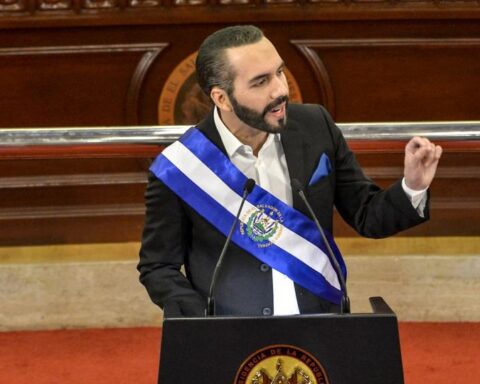 Le Salvador acquiert 1 090 BTC alors que les prix chutent et que la pression du FMI augmente