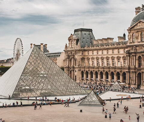 Le vol au Louvre révèle les failles de la sécurité et les biais cognitifs humains