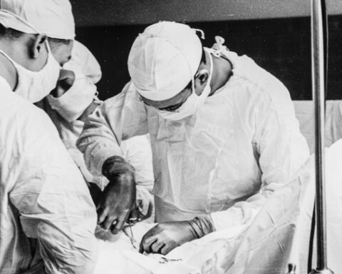 Leonid Rogozov : l'opération de l'appendicite en autonomie en Antarctique, avril 1961