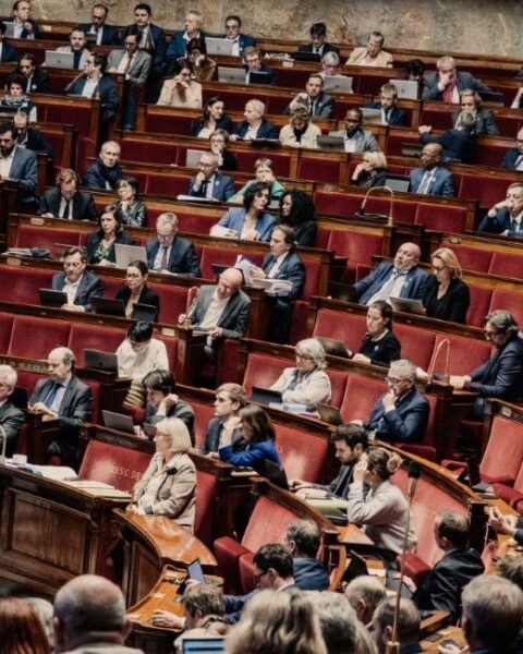 Les députés votent une réduction du coût des heures sup pour les grandes entreprises