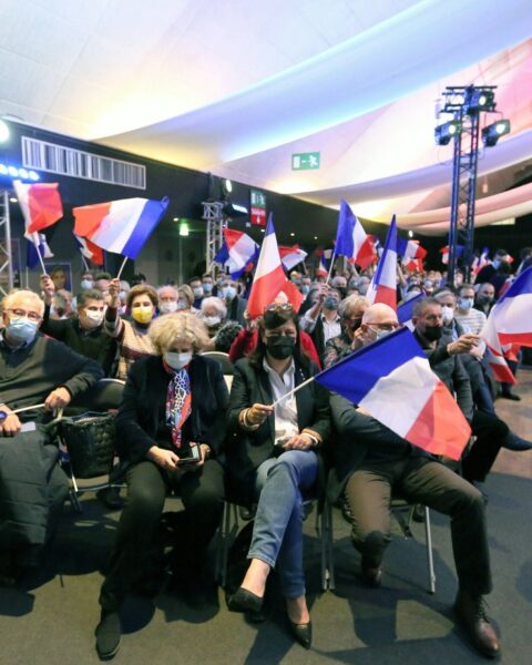 Les militants LR partagés entre alliance avec les macronistes ou le Rassemblement national