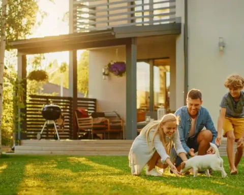 Les occupants illégaux exploitent une faille juridique : un document méconnu pourrait bouleverser la situation.