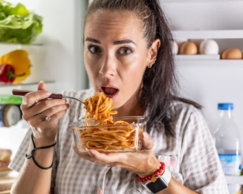 L'impact du manque de sommeil sur nos choix alimentaires et la faim ressentie