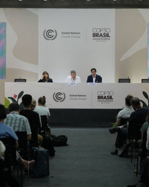 L'UE défend sa taxe carbone critiquée par plusieurs pays à la COP30 à Belém