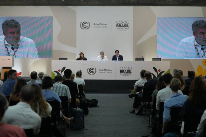 L'UE défend sa taxe carbone critiquée par plusieurs pays à la COP30 à Belém