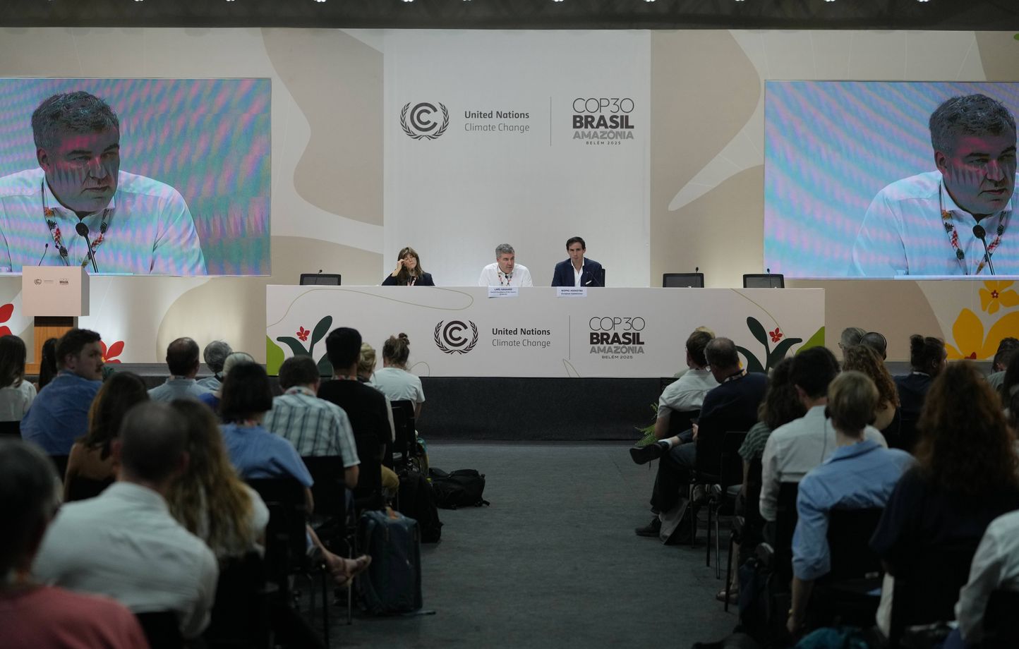 L'UE défend sa taxe carbone critiquée par plusieurs pays à la COP30 à Belém