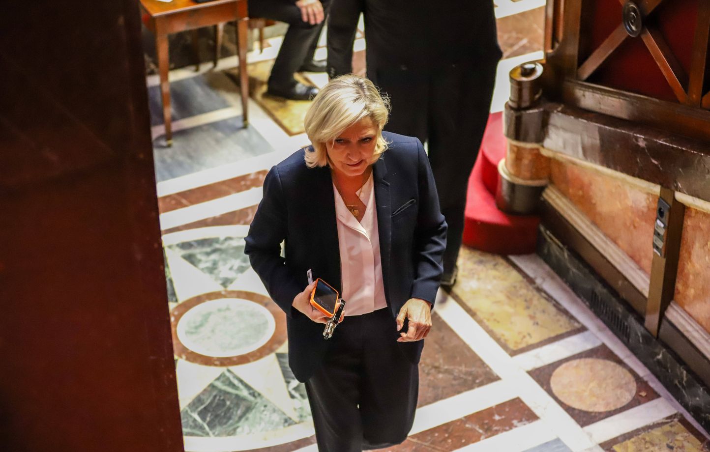 Marine Le Pen affirme sa candidature pour la présidentielle de 2027 malgré son inéligibilité
