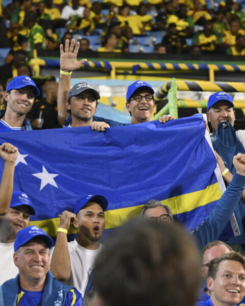Mondial 2026 de football : la première qualification historique de la petite île de Curaçao et la lutte pour le Ballon d'Or entre Hakimi, Salah et Osimhen.