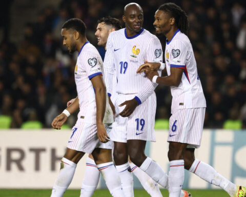 Mondial 2026 : des Bleus remaniés et déjà qualifiés s'imposent face à l'Azerbaïdjan