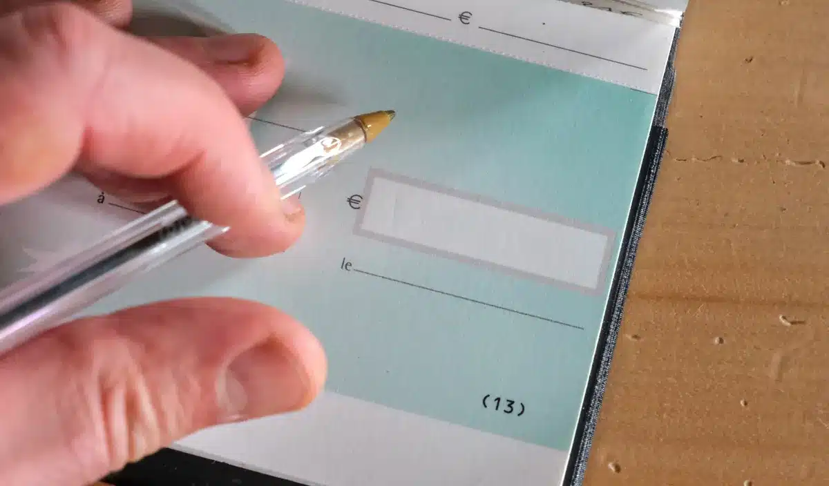 Payer par chèque peut vous exposer à une inclusion sur une liste de surveillance sans votre connaissance.