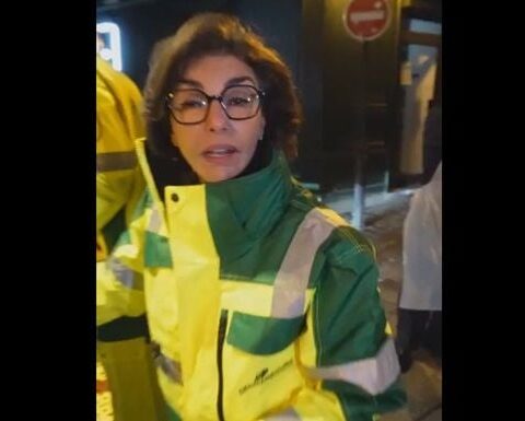 Rachida Dati se met en scène aux côtés des éboueurs pour promouvoir la propreté de Paris