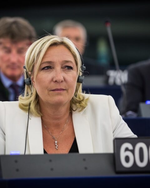 Réforme des retraites : le Rassemblement National officialise son orientation économique vers la gauche.