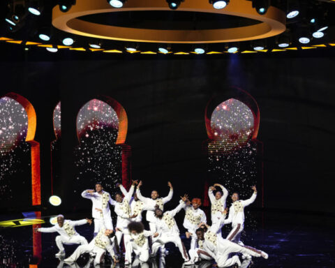 Remise des CAF Awards 2025 en direct : Hakimi, Salah ou Osimhen... Qui sera couronné meilleur joueur africain ? Mondial 2026 de football : premières...