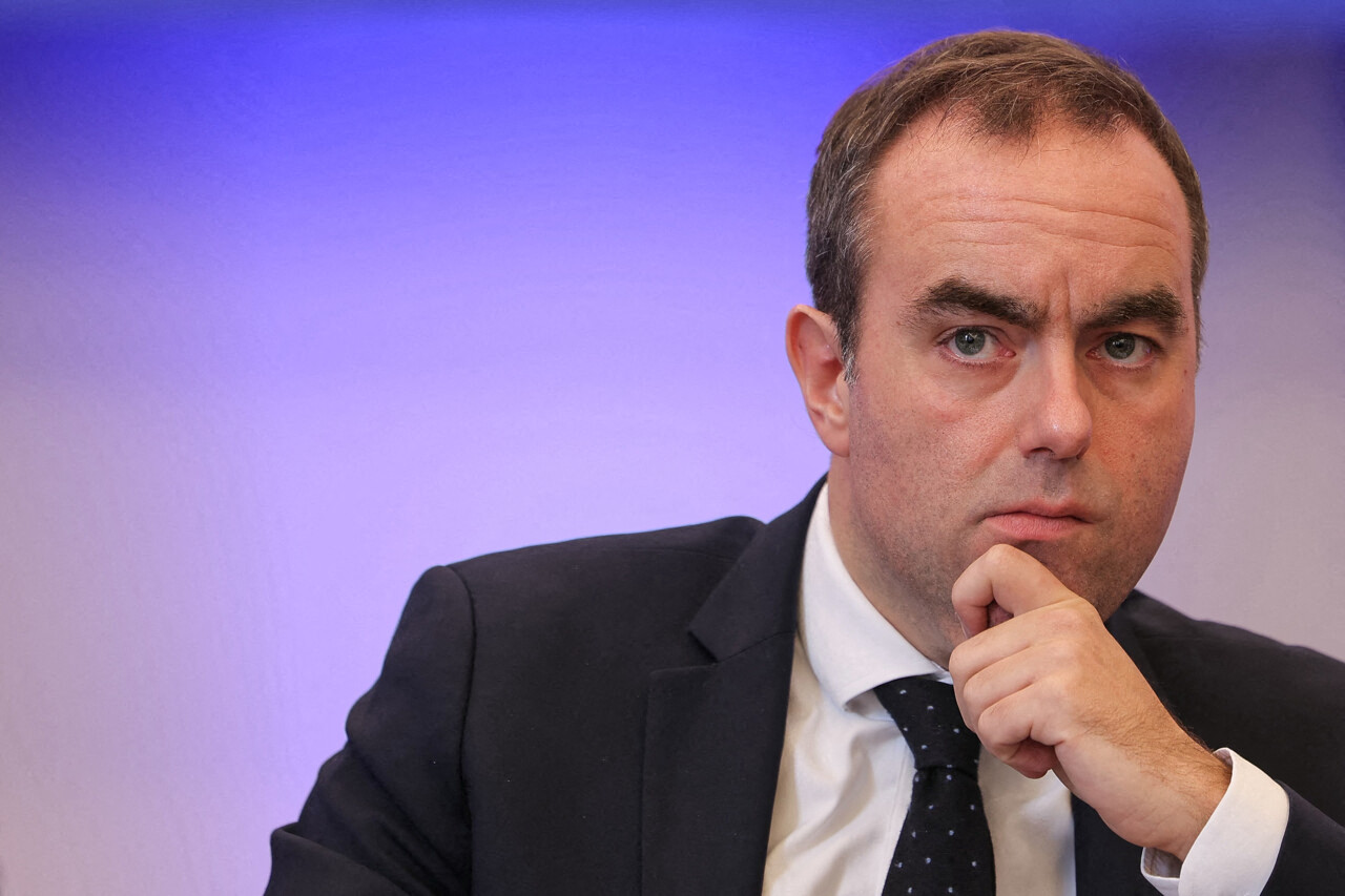 Sébastien Lecornu promet une prime de 500 euros et un "méga-décret" aux maires de France