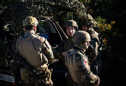 Service national volontaire : la sociologue Anne Muxel analyse la "soif d'engagement" des jeunes Français