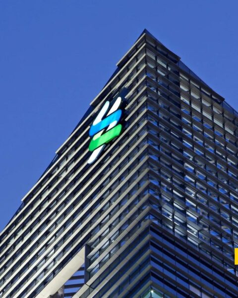 Standard Chartered soutient les paiements en stablecoin DeCard à Singapour